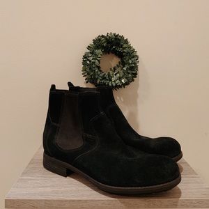 Men’s Uggs Clyne Boots - size 10